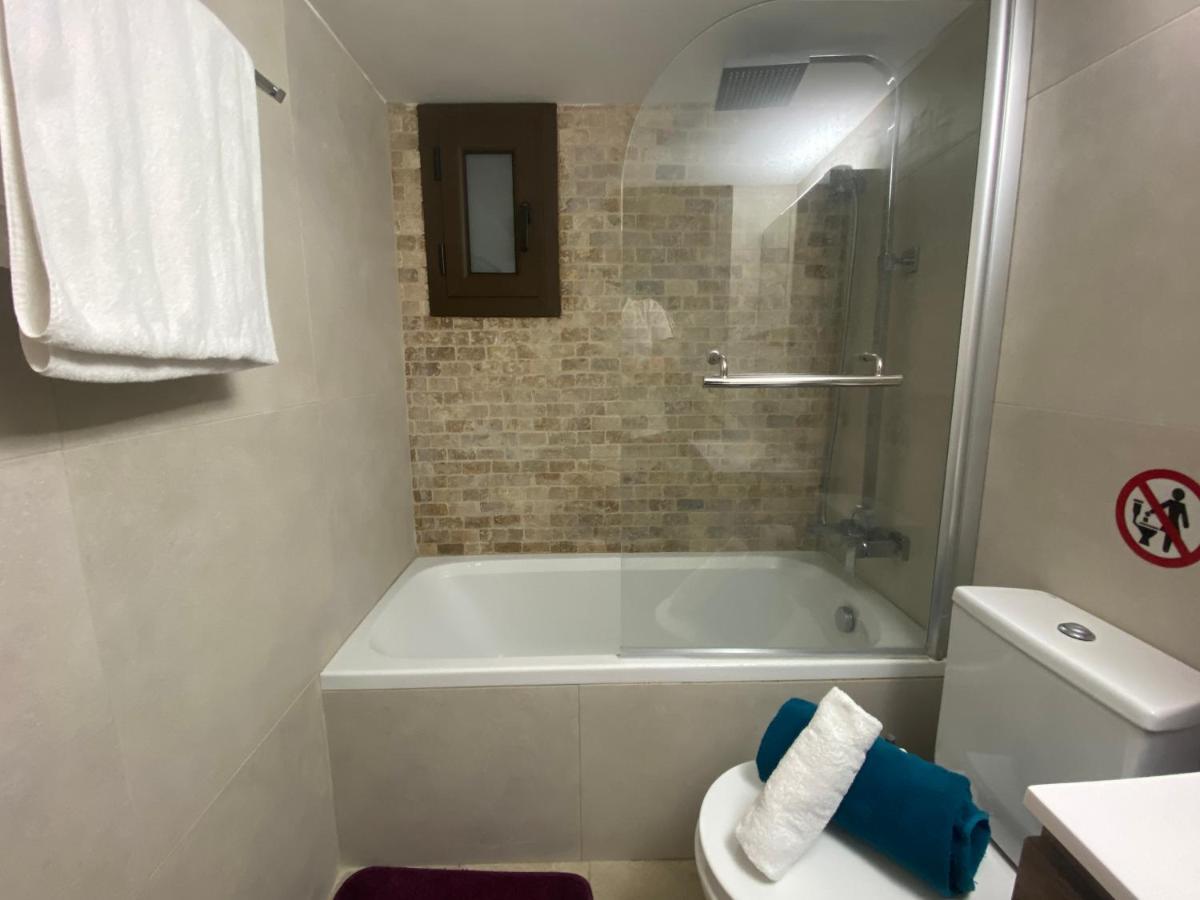 לימסול Philip Spacious Apartment מראה חיצוני תמונה