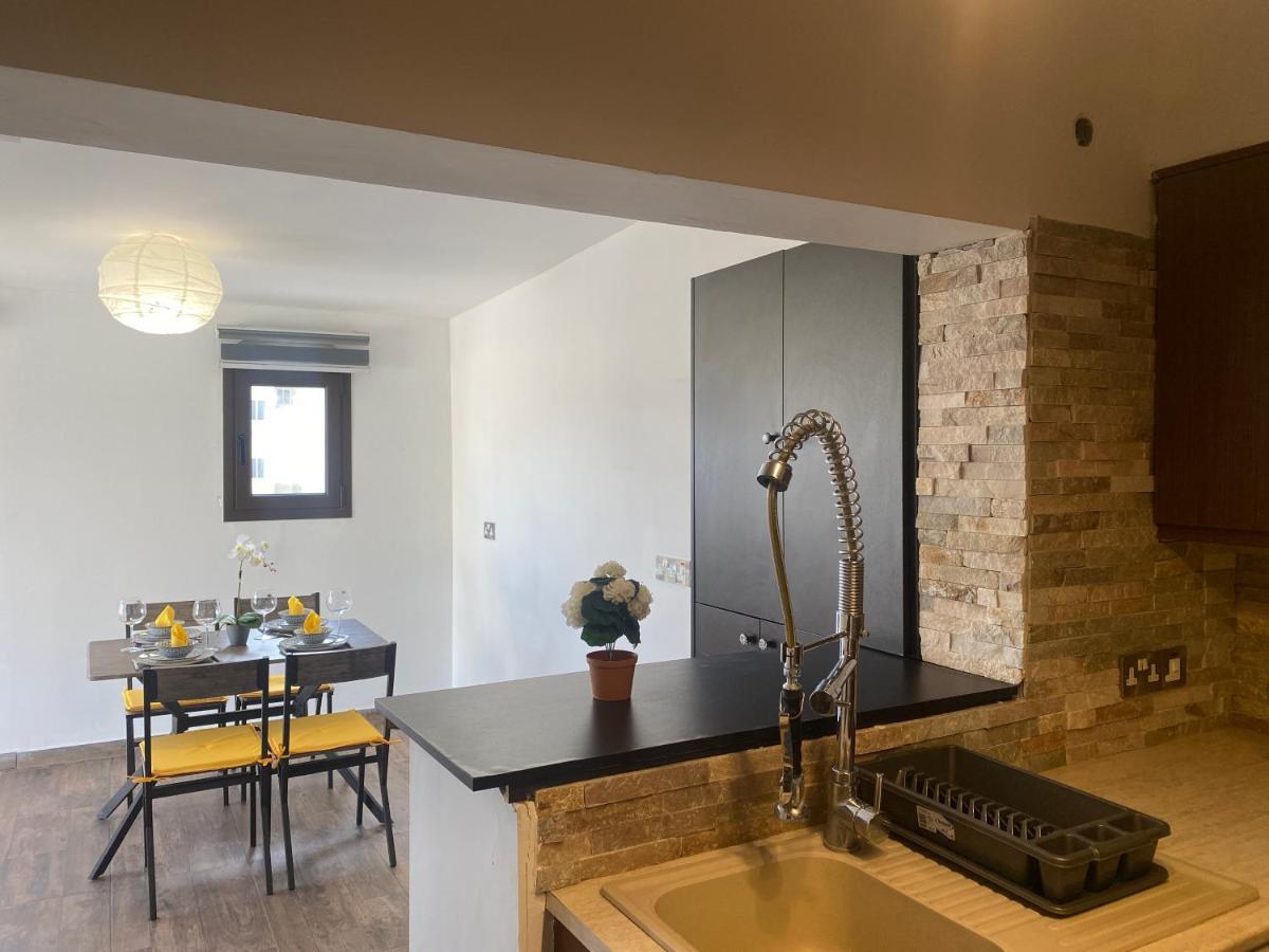 לימסול Philip Spacious Apartment מראה חיצוני תמונה