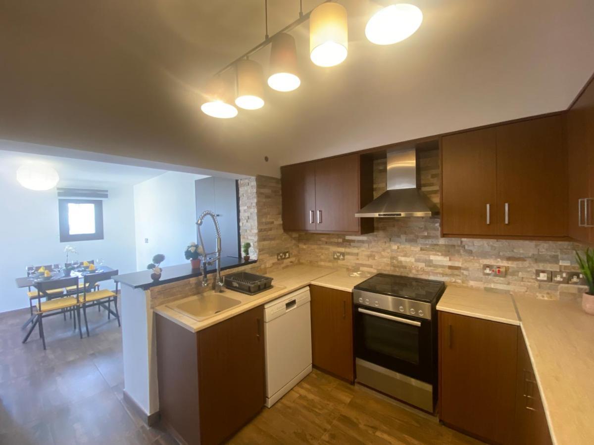לימסול Philip Spacious Apartment מראה חיצוני תמונה